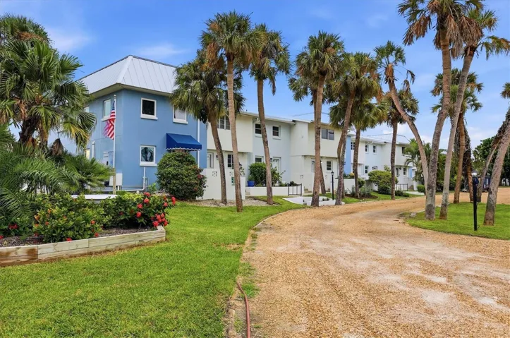 4th Town House from Left