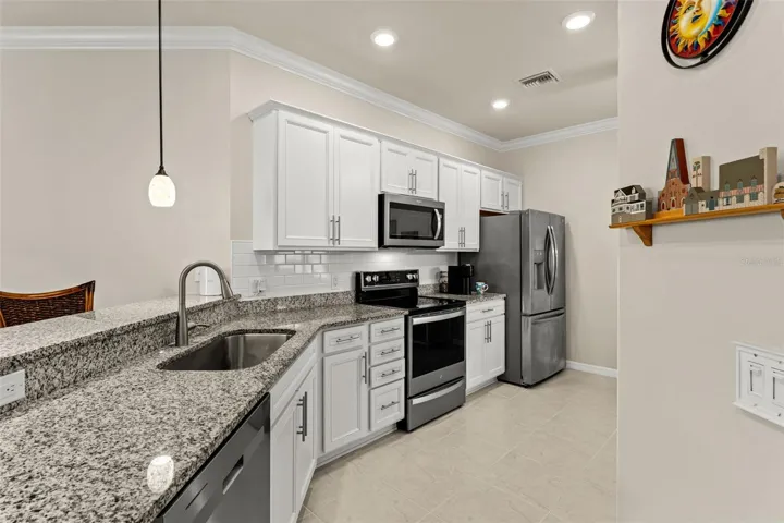 Granite counters - single bowl sink