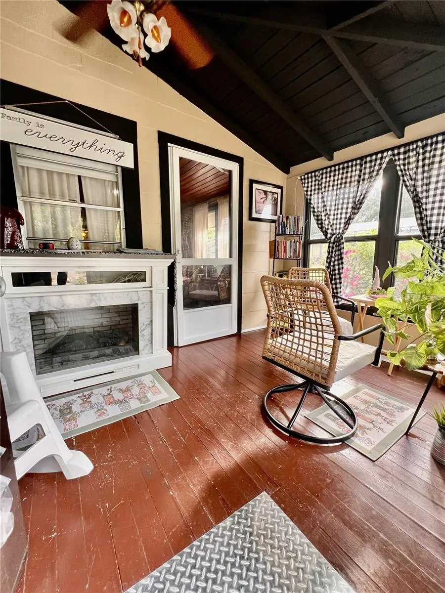 Front porch entrance