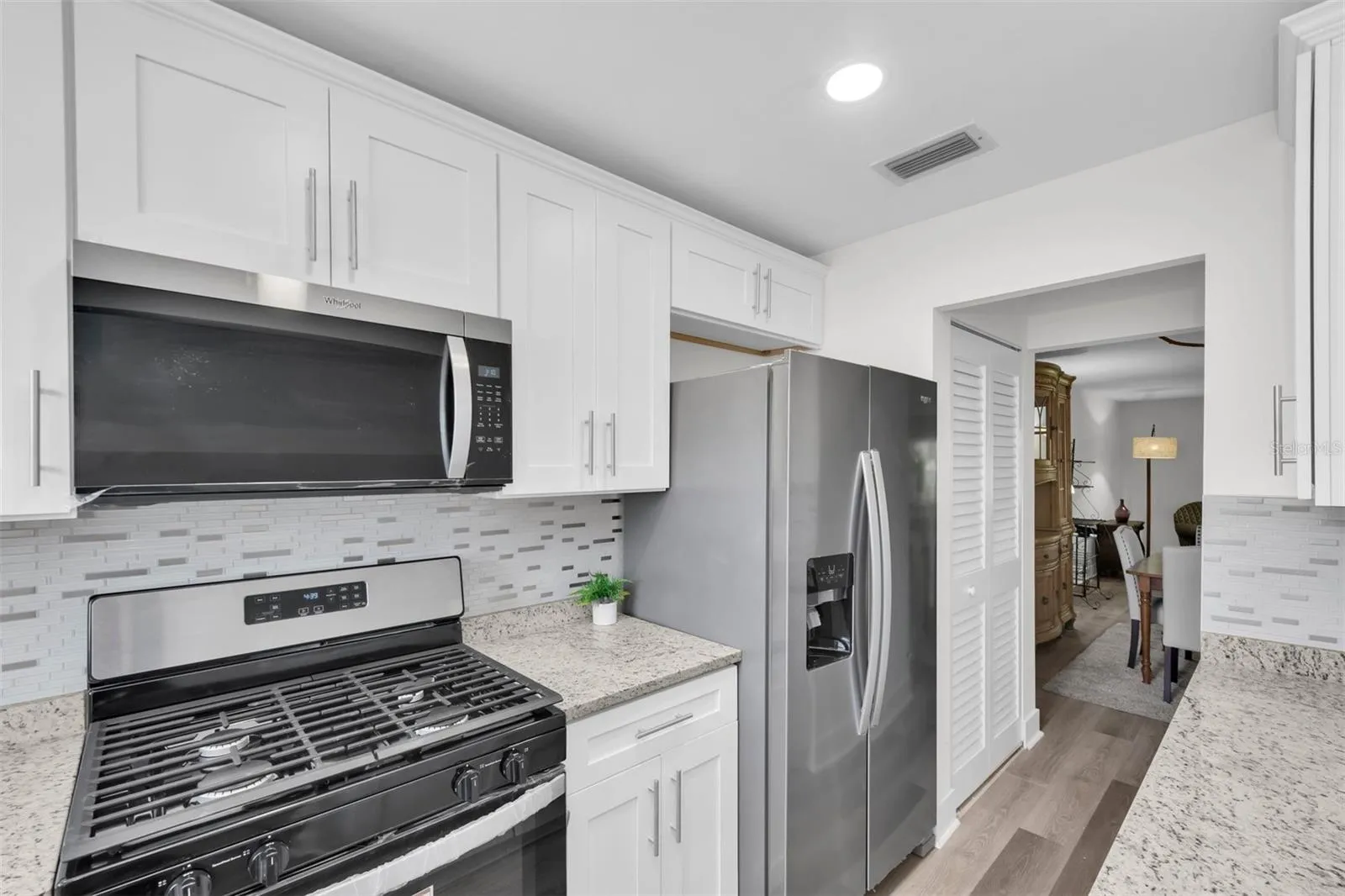 STAINLESS APPLIANCES