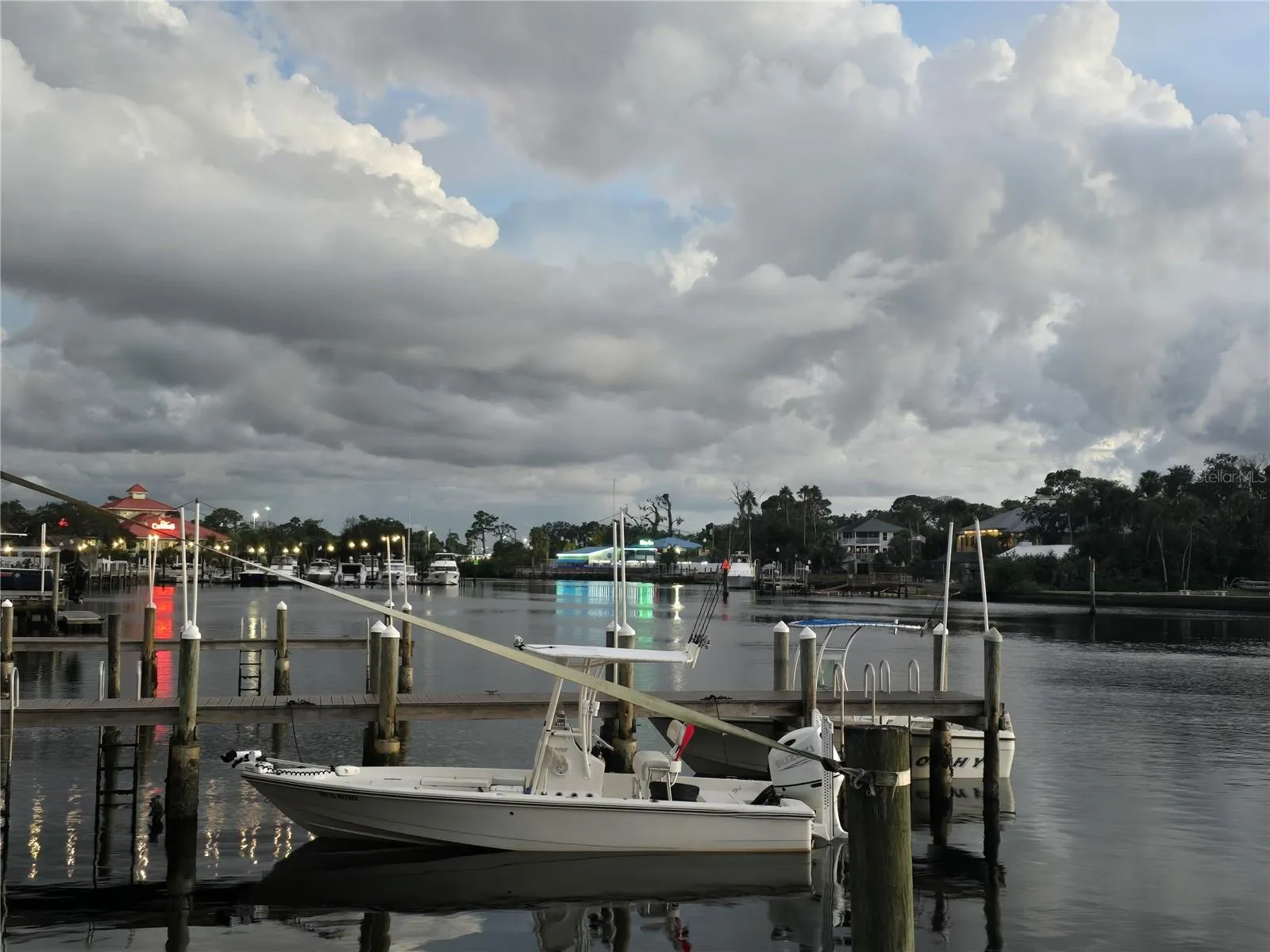 BOATING AND WATERFRONT EATERIES!