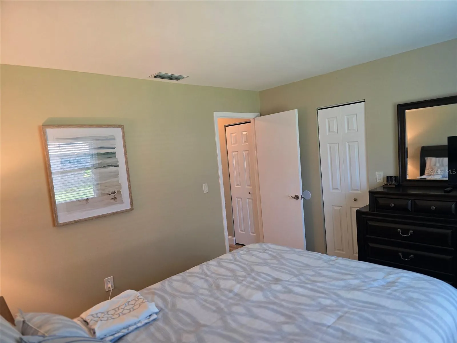 PRIMARY BEEDROOM