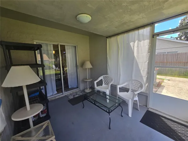 SCREENED LANAI