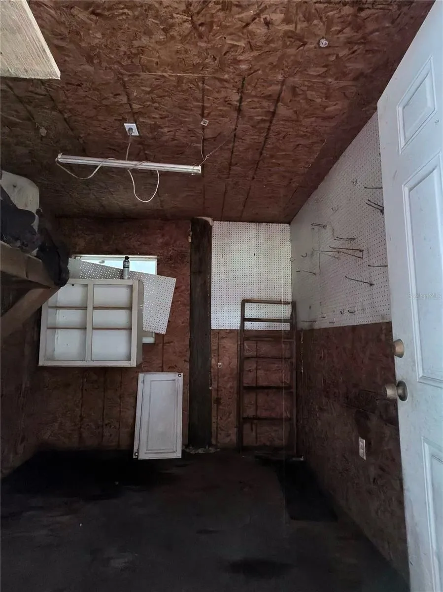 room inside barn