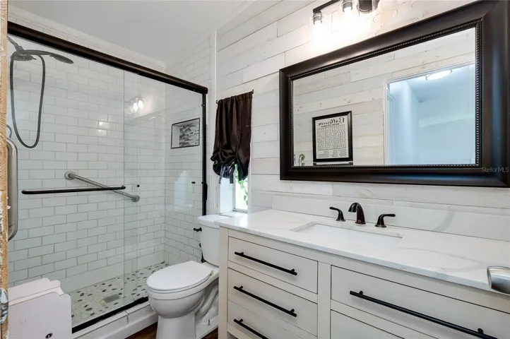 2nd Bathroom