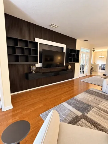 living room (virtually removed items)