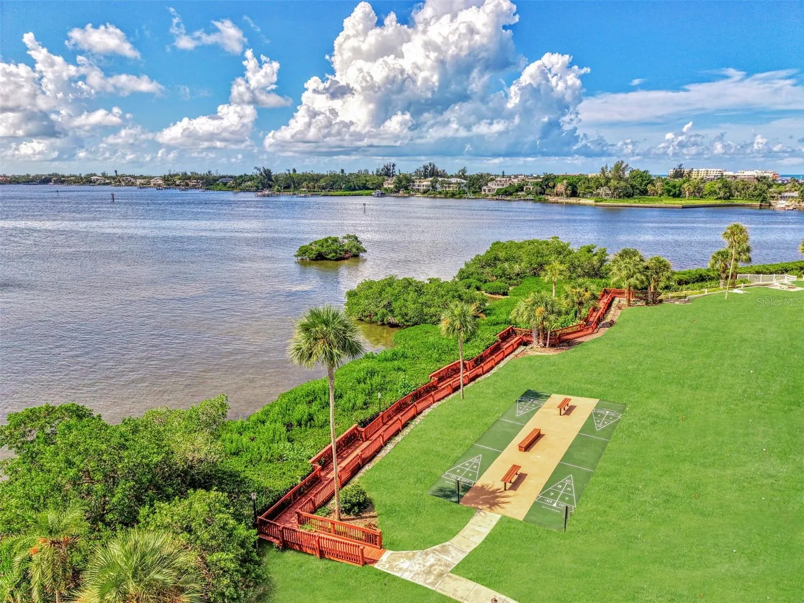 WALKWAY AROUND THE BAYFRONT