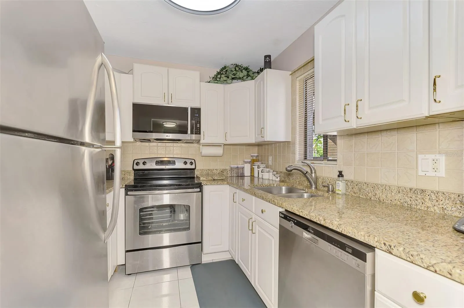 STAINLESS STEEL APPLIANCES