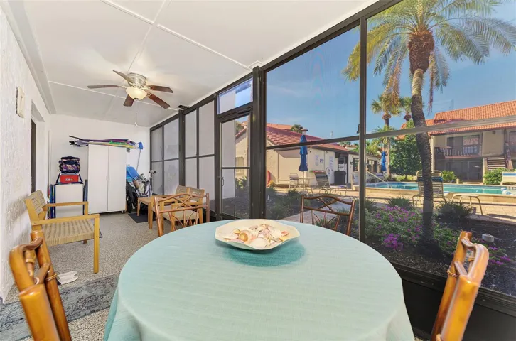 LANAI (25X7)