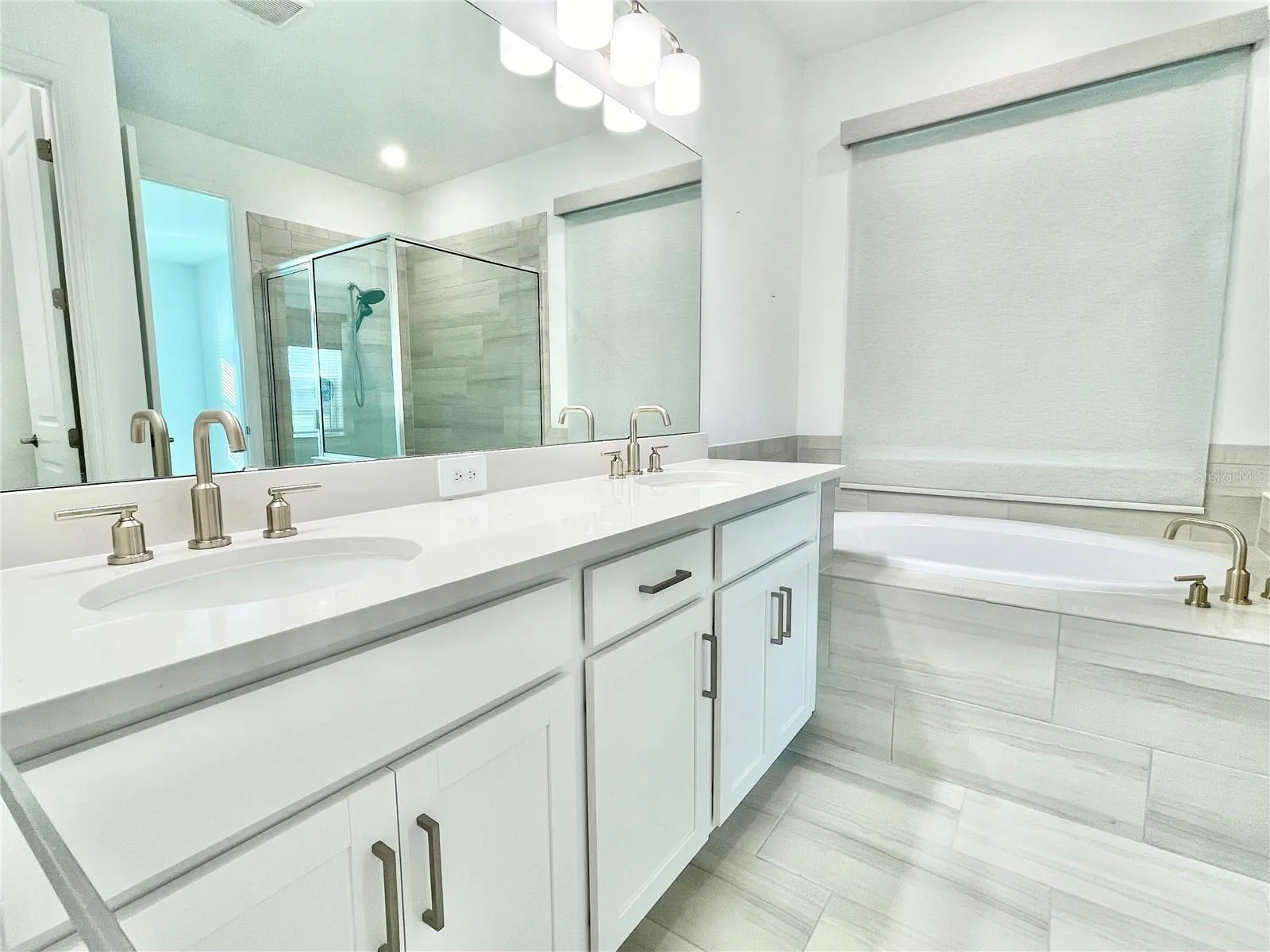 Main Bedroom bathroom