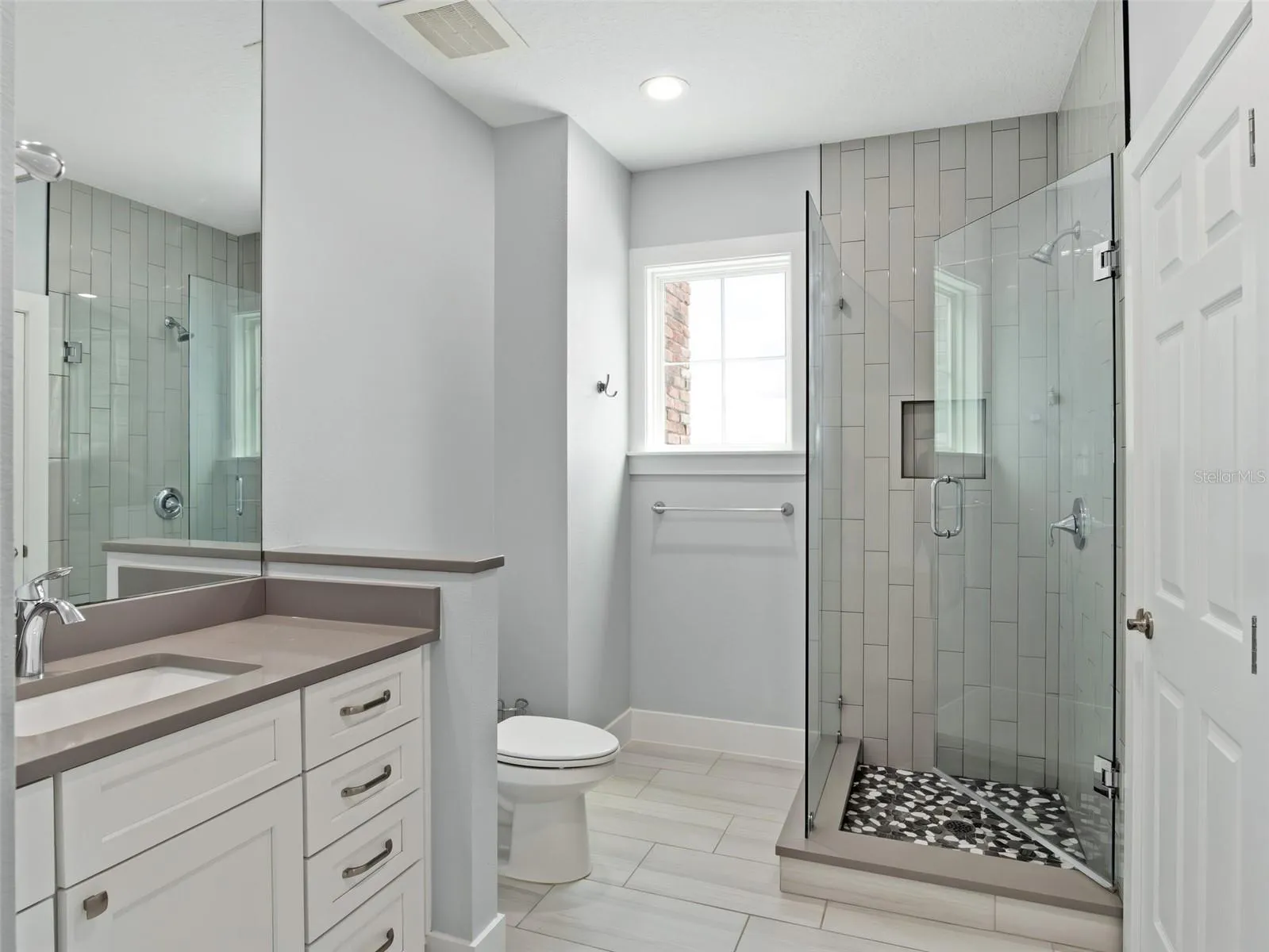 Ensuite bathroom bedroom 2