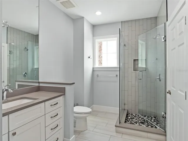 Ensuite bathroom bedroom 2