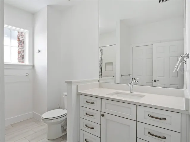 Ensuite bathroom bedroom 3