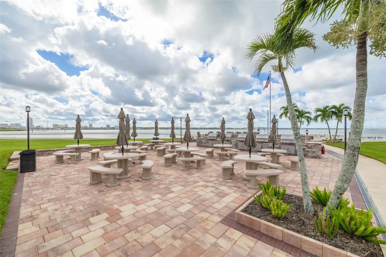 Table, Umbrella and Grillng Area