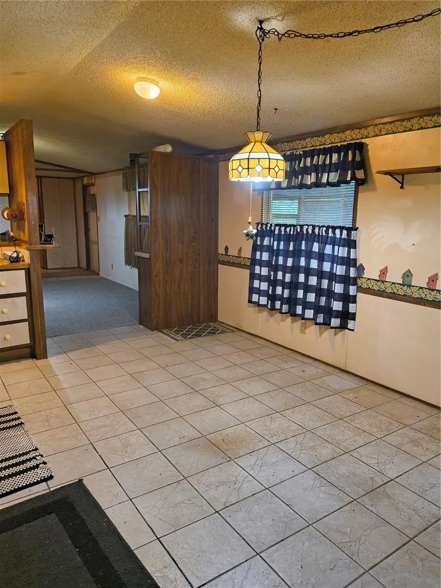 Eat in kitchen