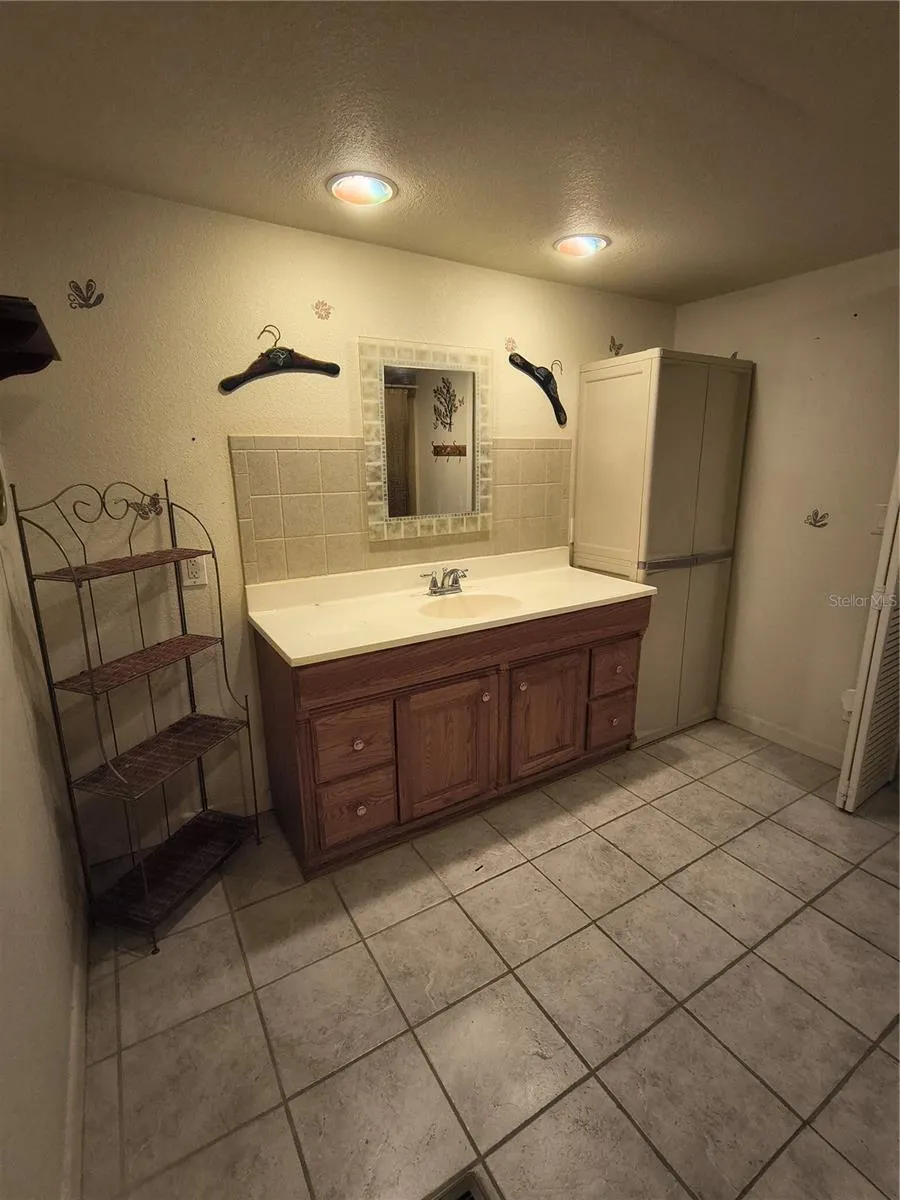 Master Vanity