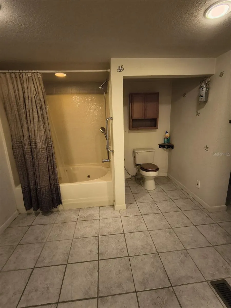 Huge Master Bathroom