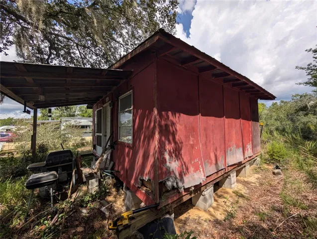 Right side of the cabin