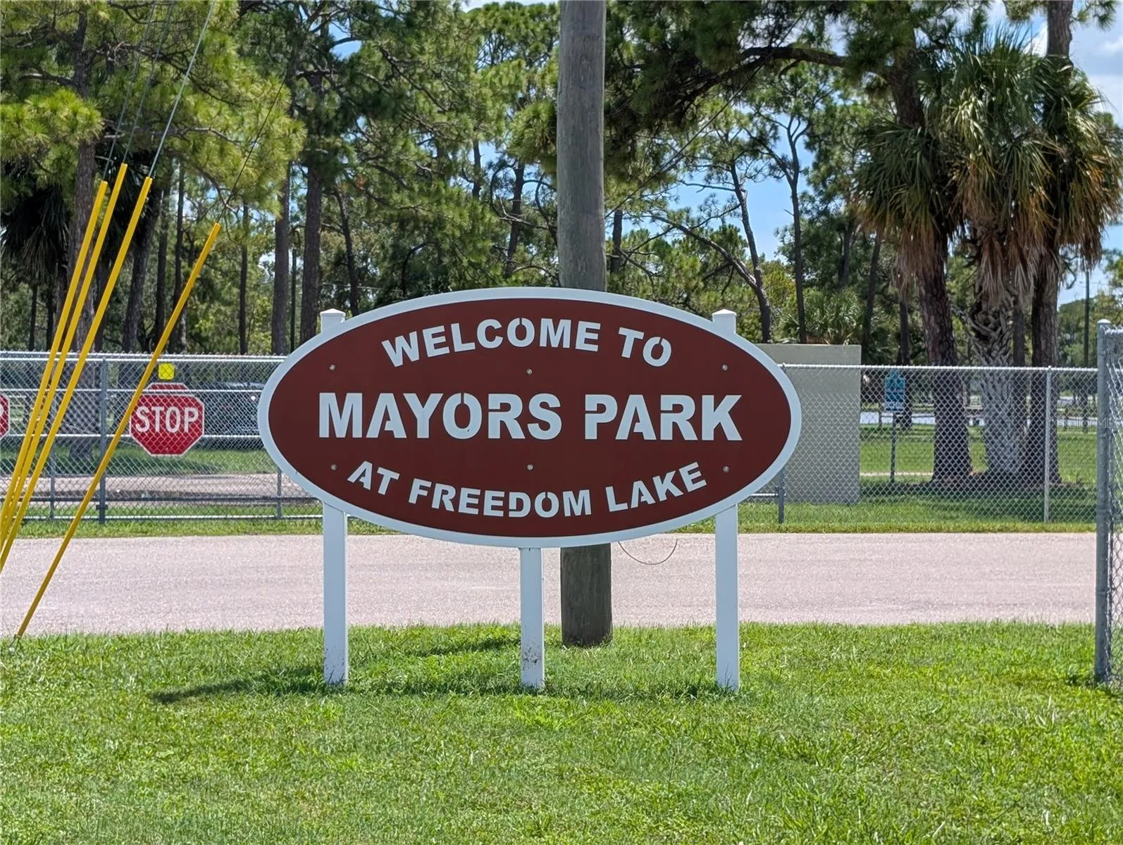 Mayors Park is adjacent to the west side of the Mainlands community.