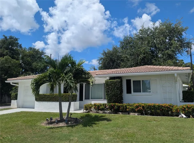 2BR/2BA/1CG "Eden" in Mainlands of Tamarac by the Gulf, a +55 community centrally located in the Heart of Tampa Bay.
