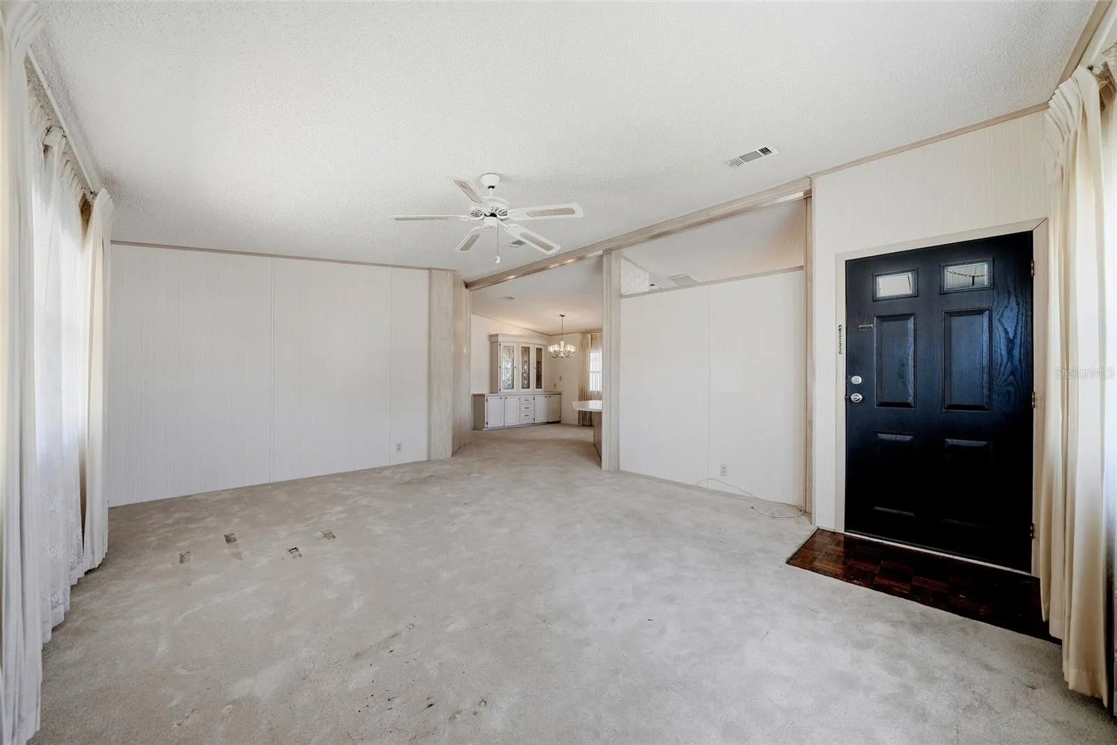 Livingroom entry