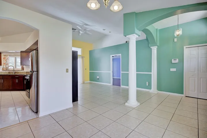 Dining Room/Foyer