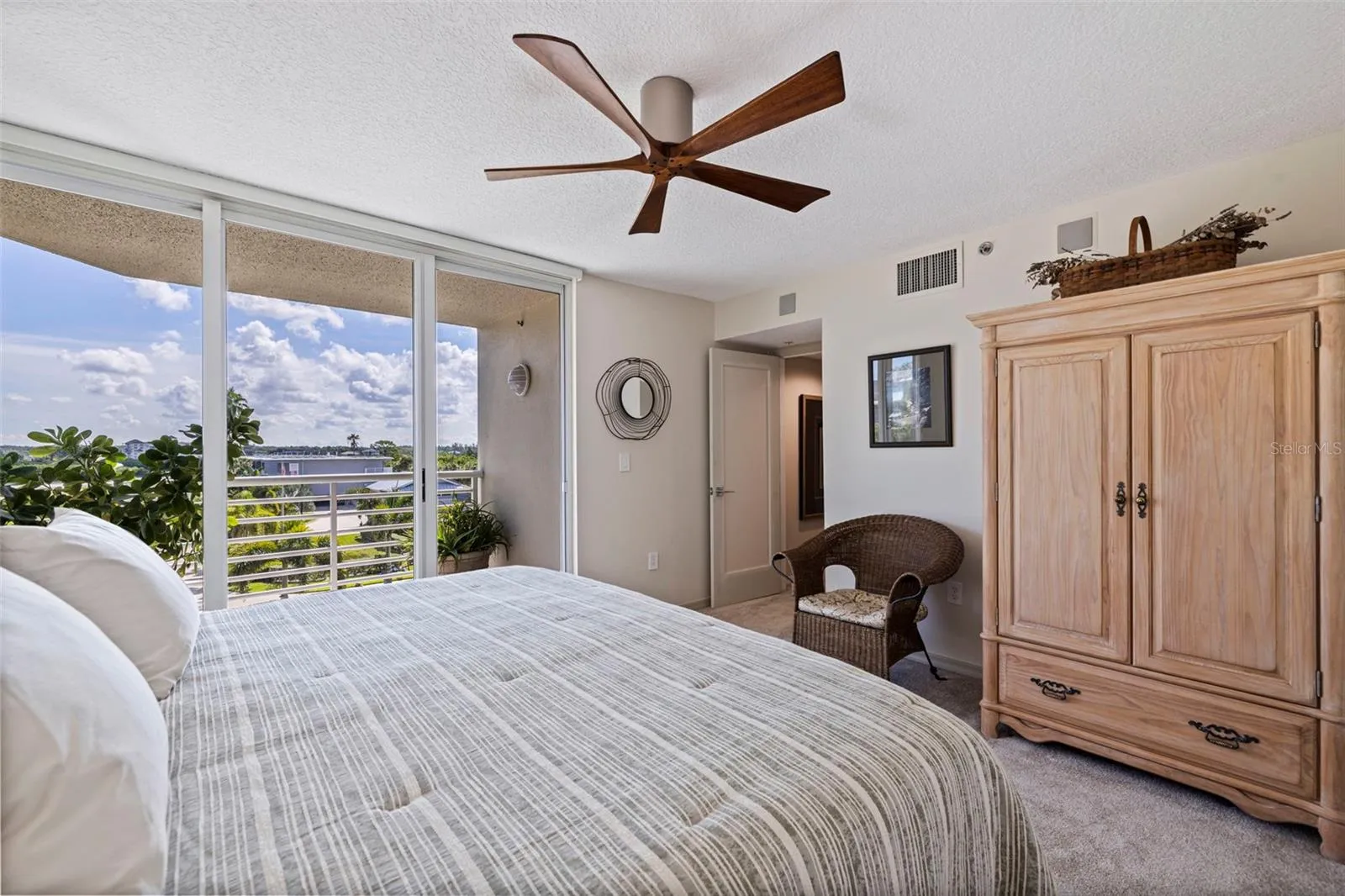 3rd bedroom with private balcony