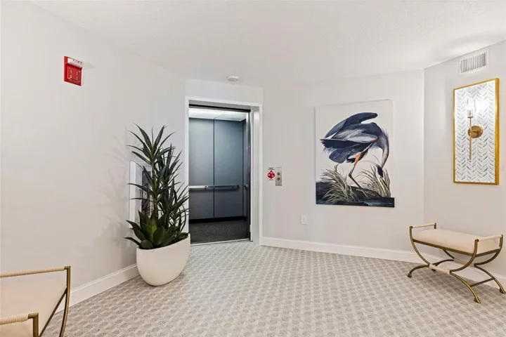 Building elevator to 3rd floor lobby