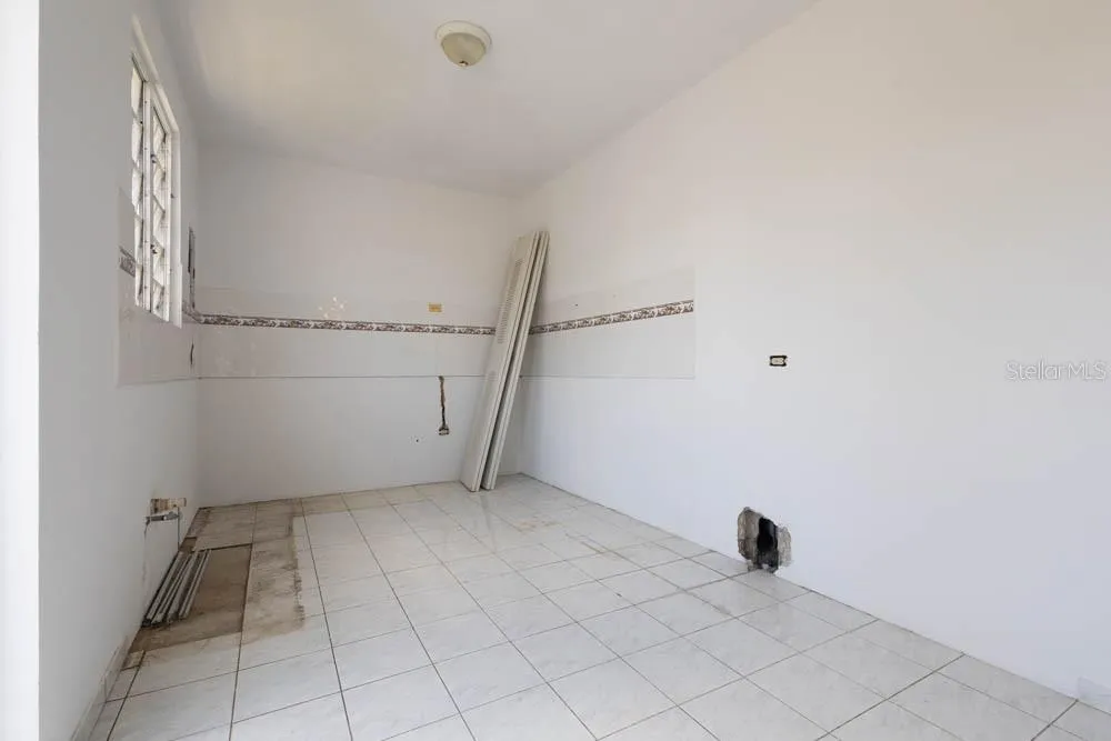 Kitchen AS IS.