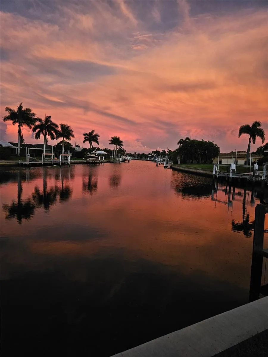 Even with an eastern oriented lanai, sunset hues fill the sky.