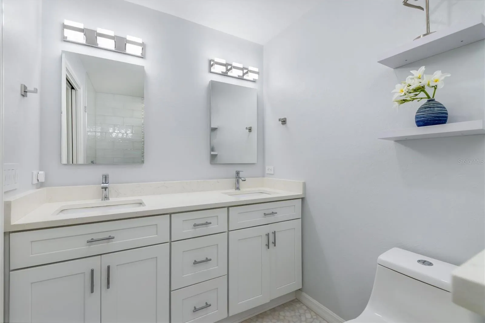 Double vanities with drawers for storage