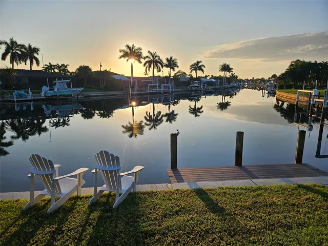 Morning Sunrise over the canal