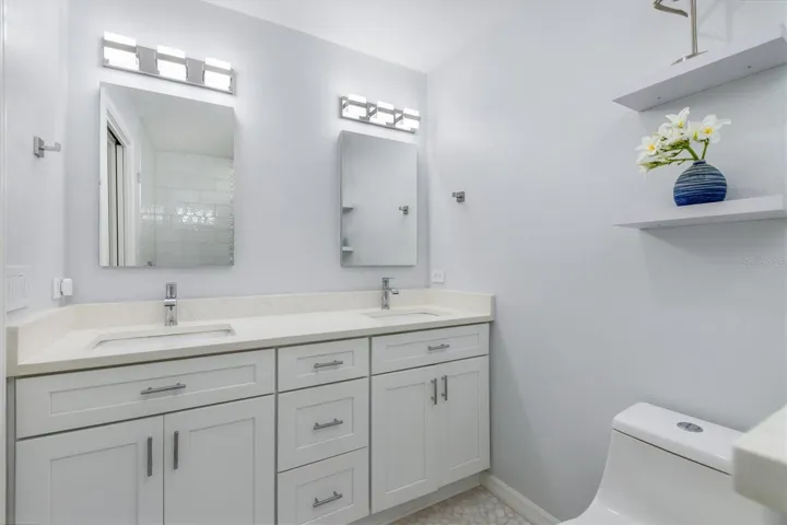 Double vanities with drawers for storage