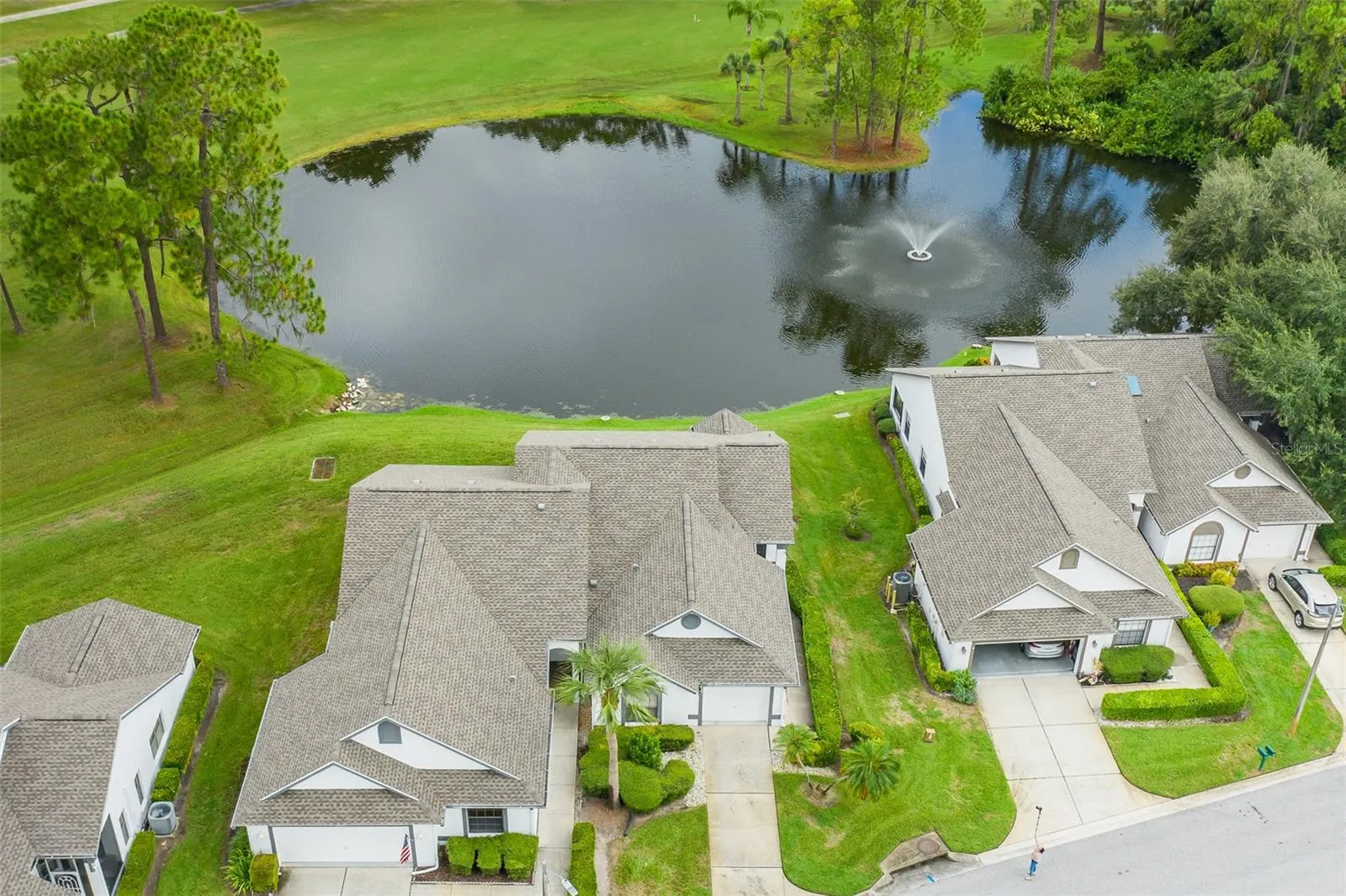 WATERFRONT AND ON THE GOLF COURSE