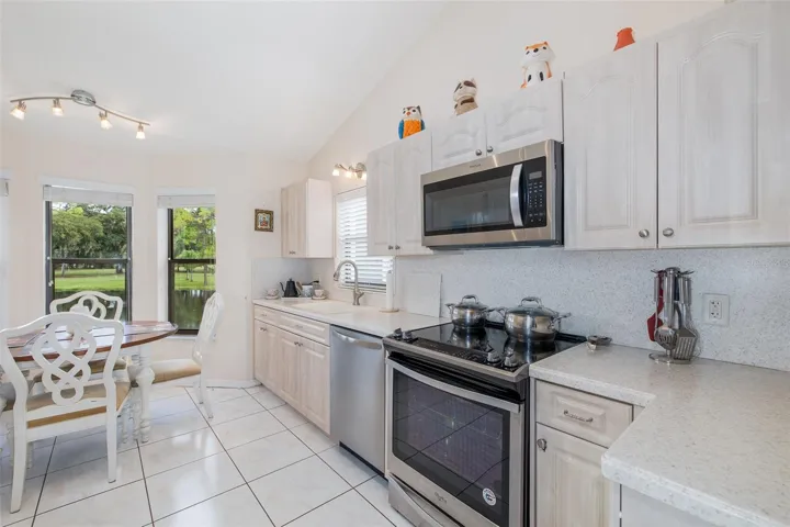 STAINLESS STEEL APPLIANCES