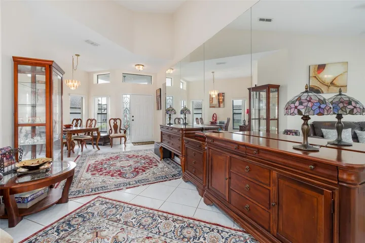 LIVINGROOM CATHEDRAL CEILINGS