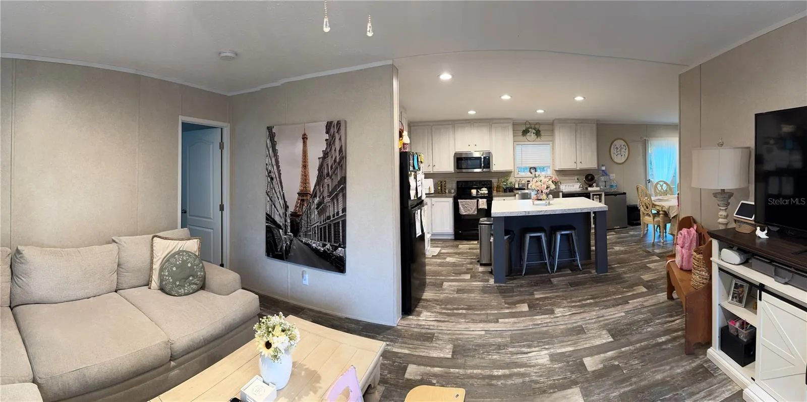 Open concept floorplan feels open and inviting