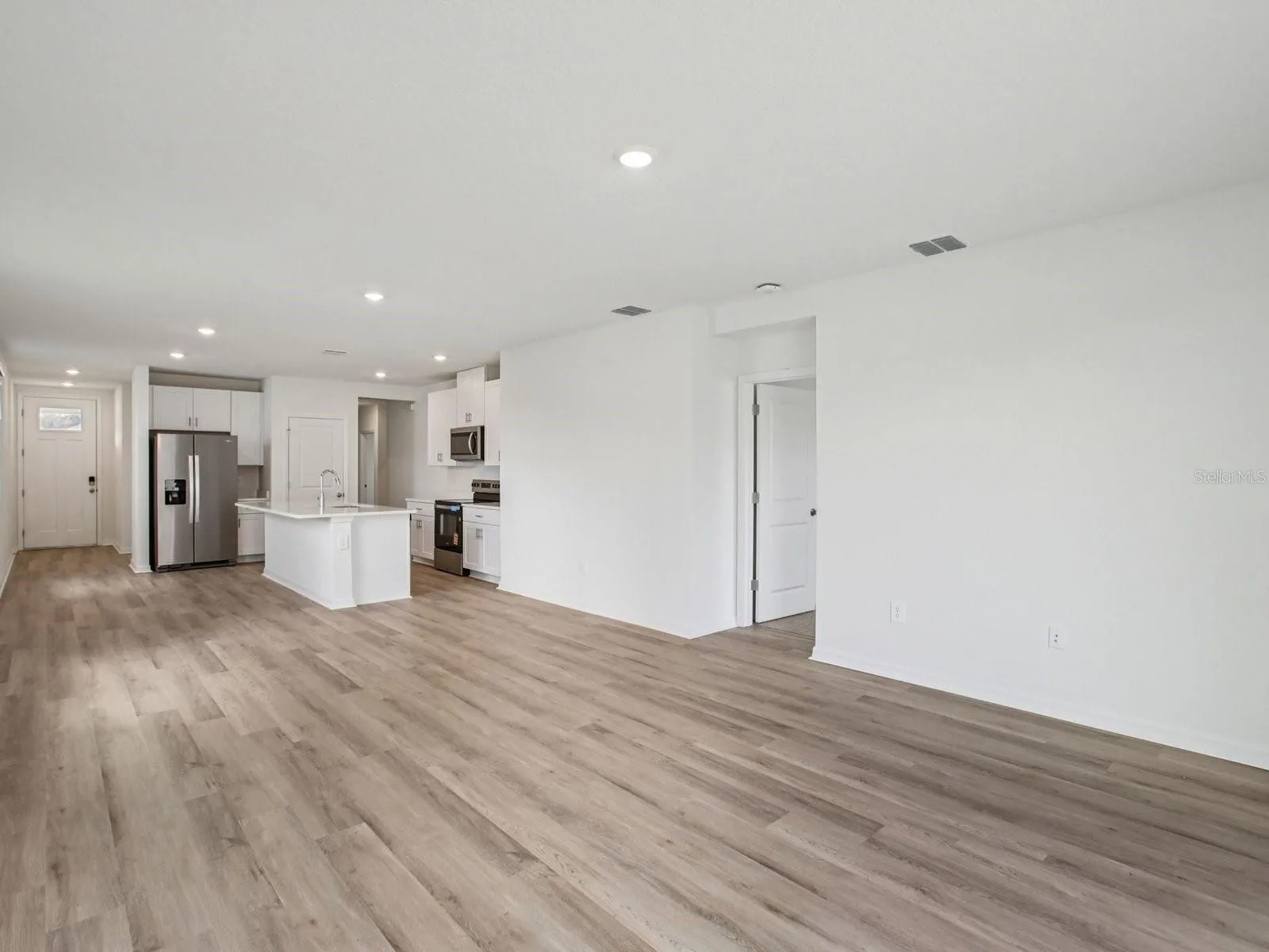 Photo is not of the actual home, but is an inspirational photo of builder’s model home and may depict options, furnishings, and/or decorator features that are not included