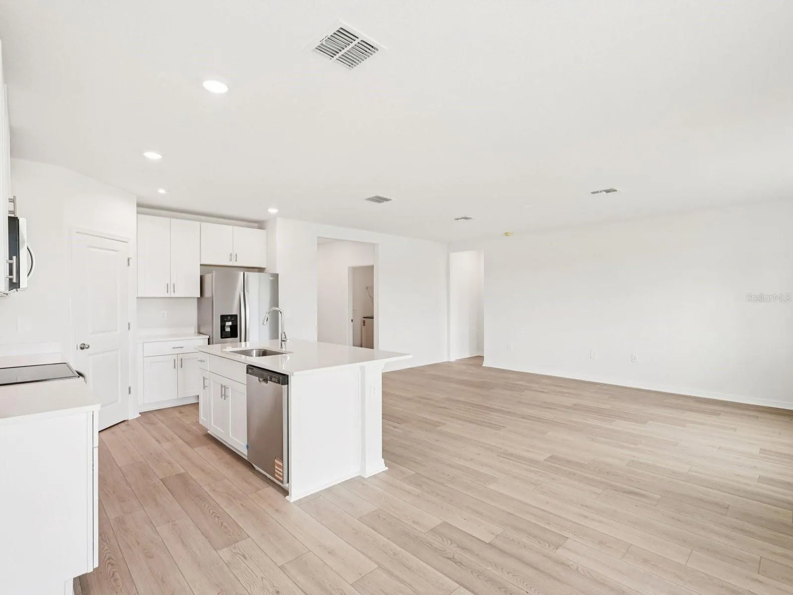 Photo is not of the actual home, but is an inspirational photo of builder’s model home and may depict options, furnishings, and/or decorator features that are not included