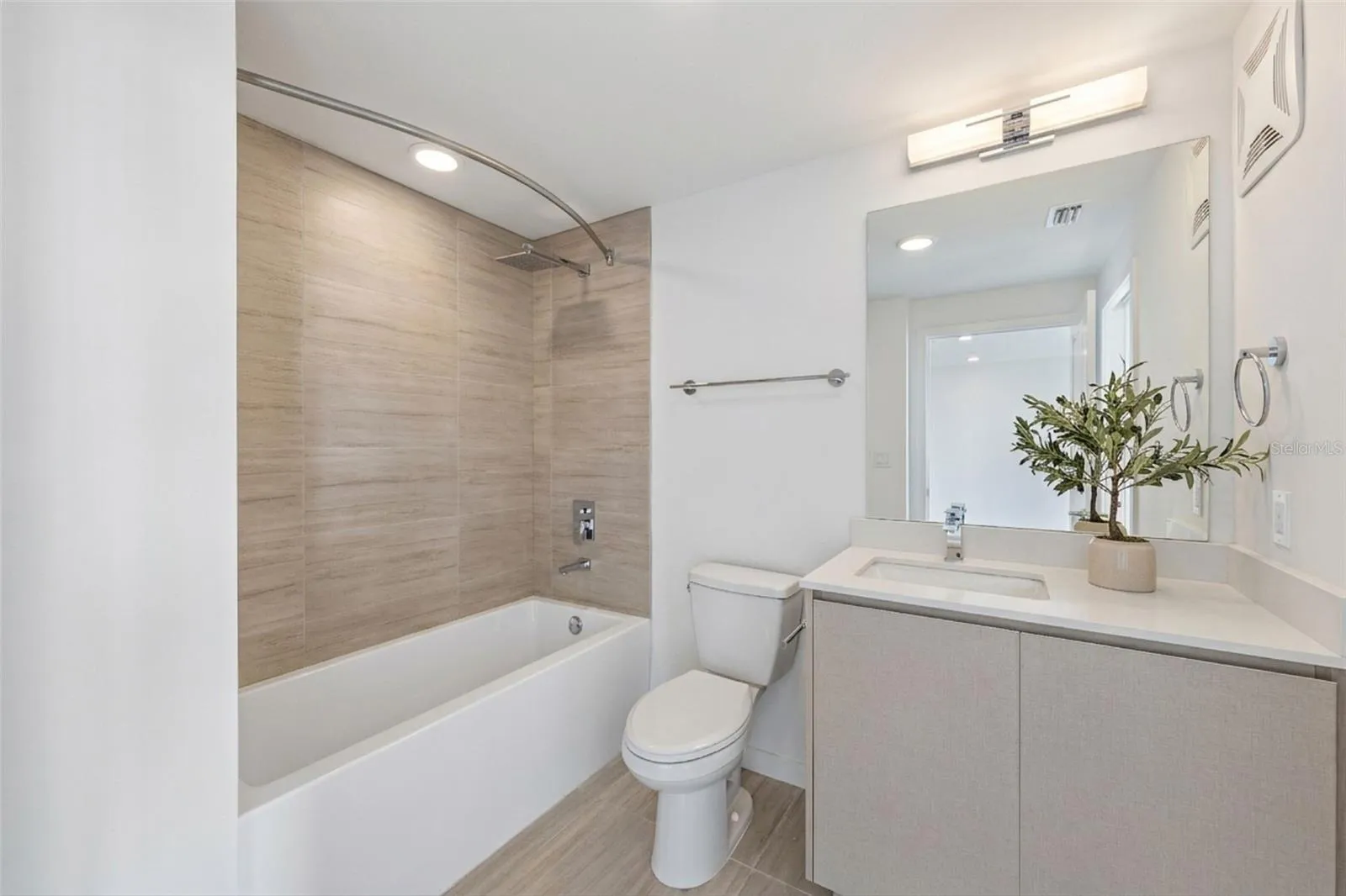 Full bathroom