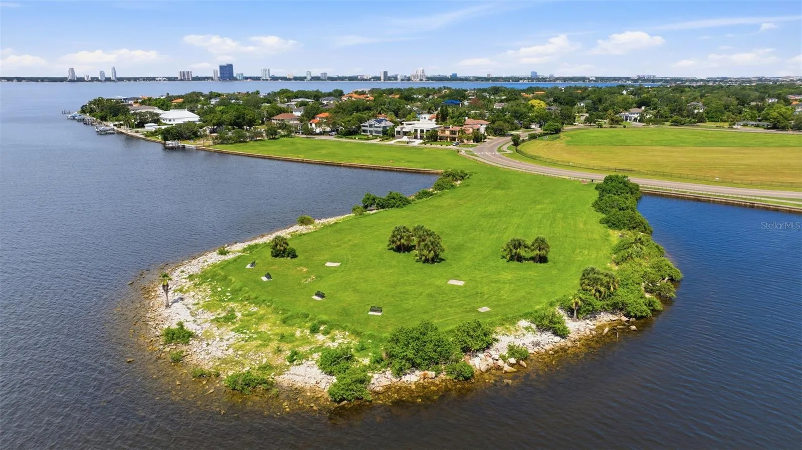 There are plenty of parks and green space located throughout Davis Islands.
