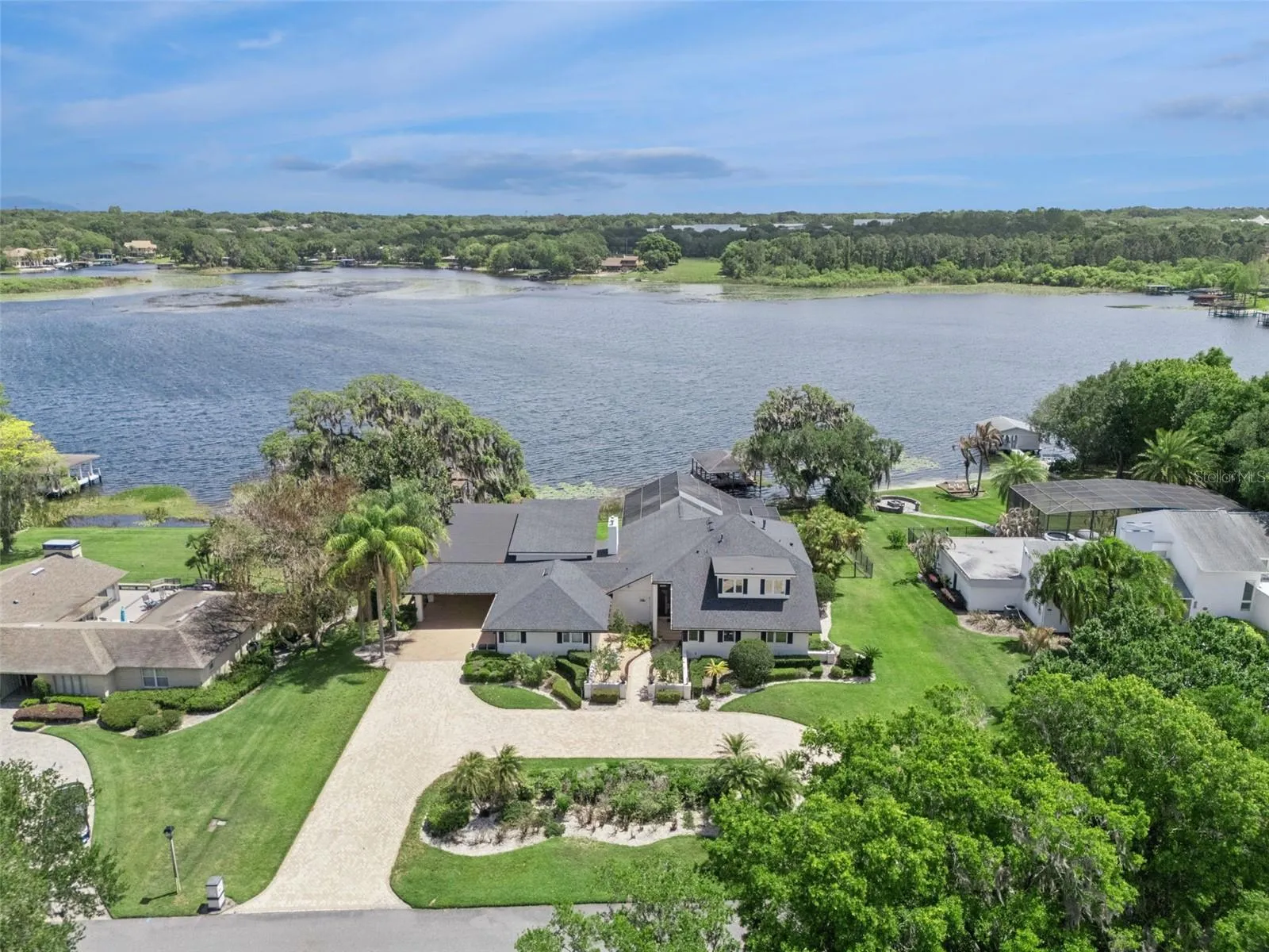 Large circular driveway that provides additional parking for guests, larger households, or recreational vehicles.