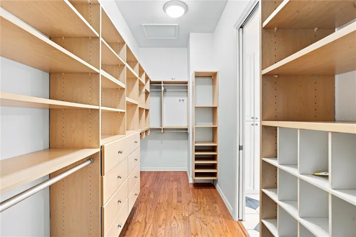 Primary Bedroom/ /California costume closet walk-in extra extra large