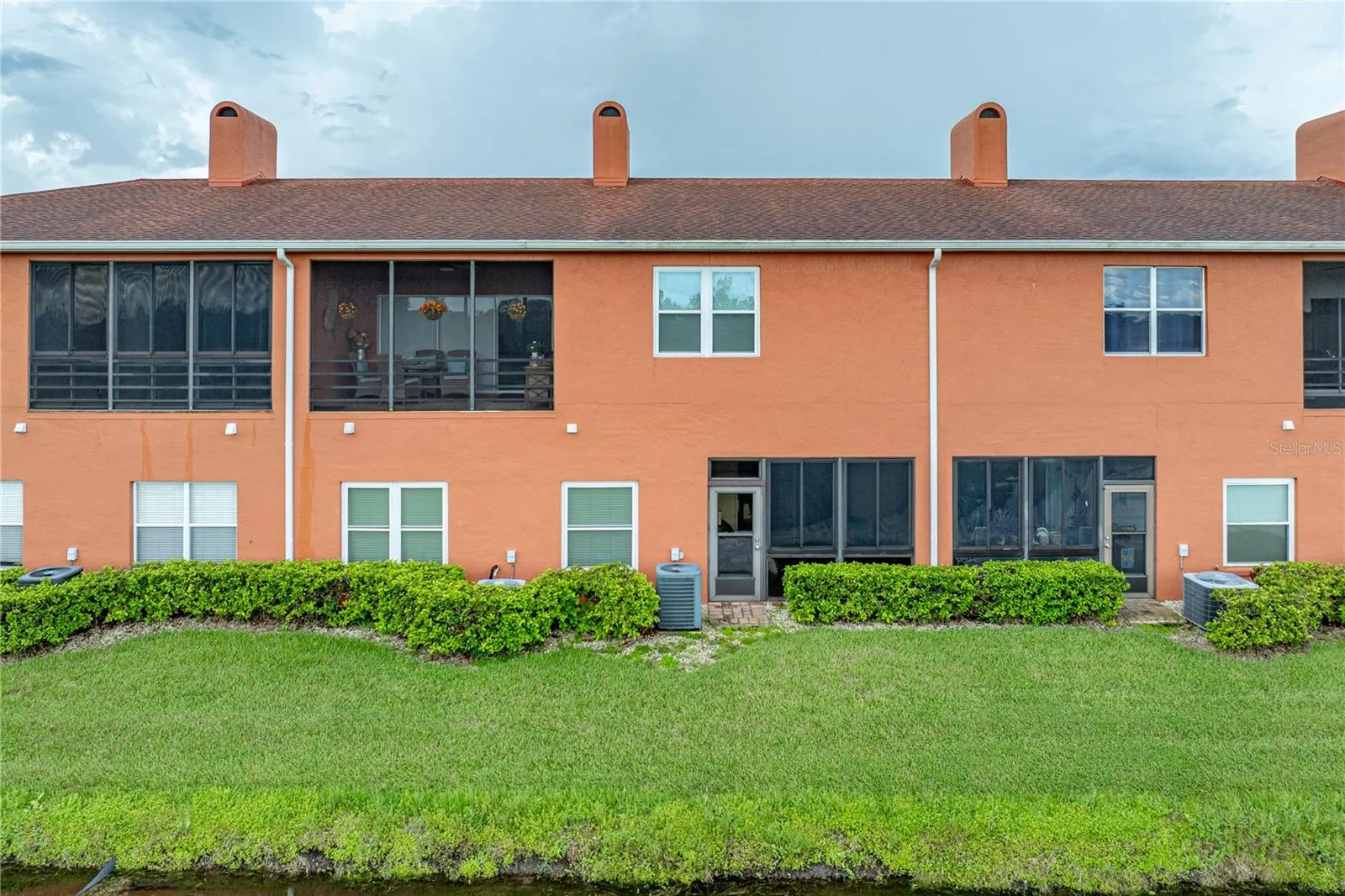 The 2 bedrooms have new dual paned, low E, single hung windows.
