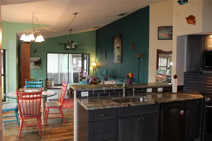 Amazing open-floorplan