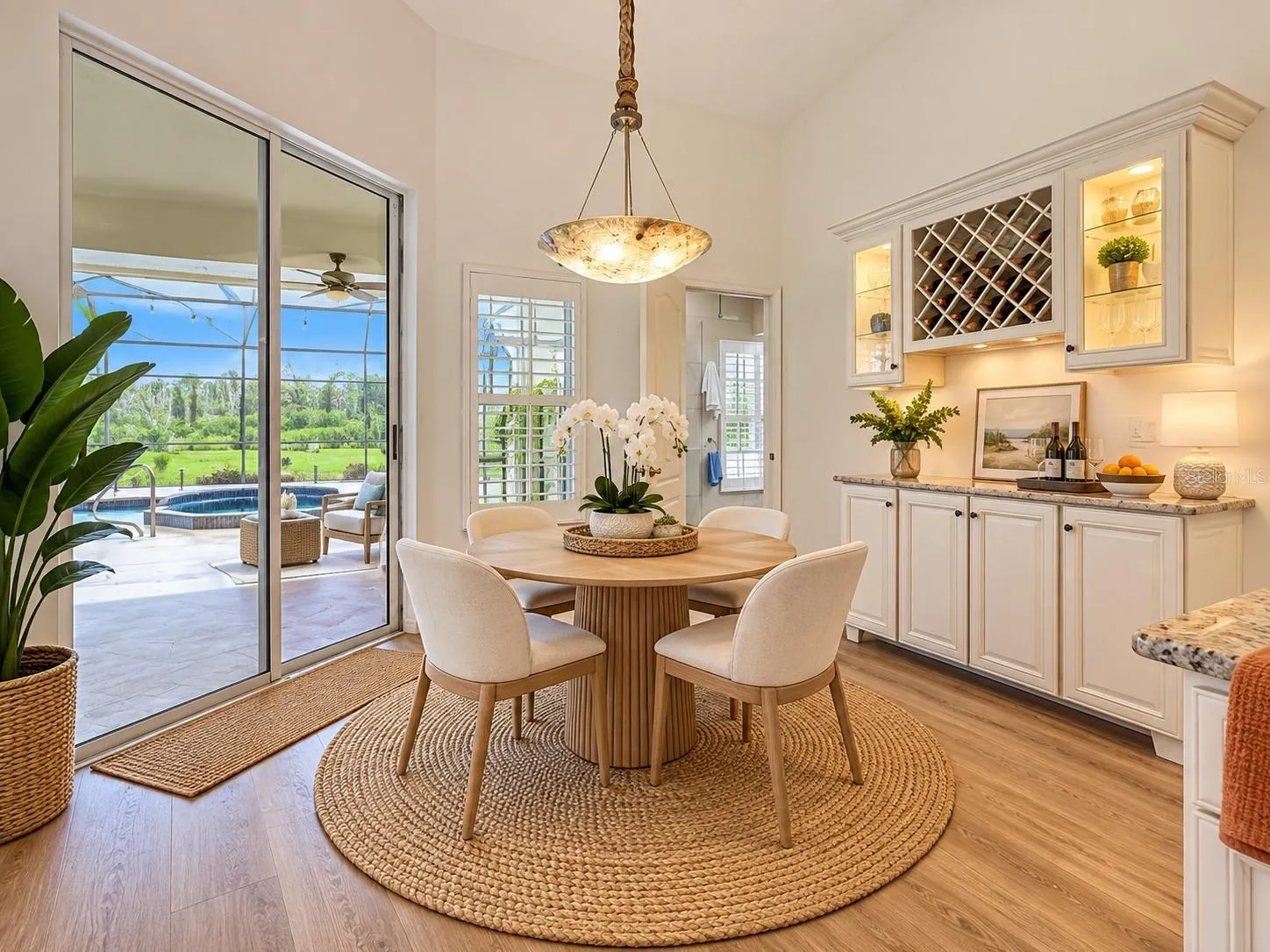 Breakfast nook perfect for quick meals , or enjoying your morning coffee.