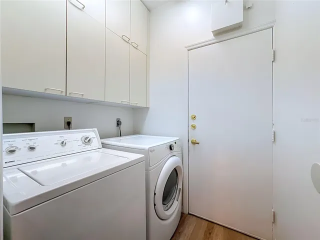 Easy access to the 2 car garage.