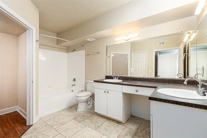 Primary Suite - Bathroom