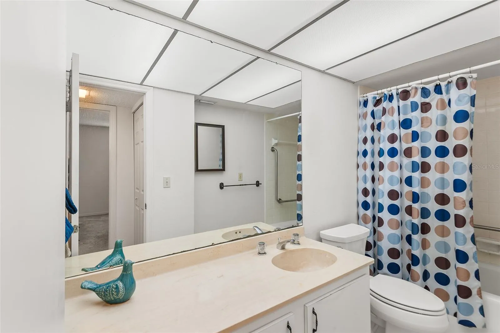 SECOND BATHROO HAS TUB/SHOWER