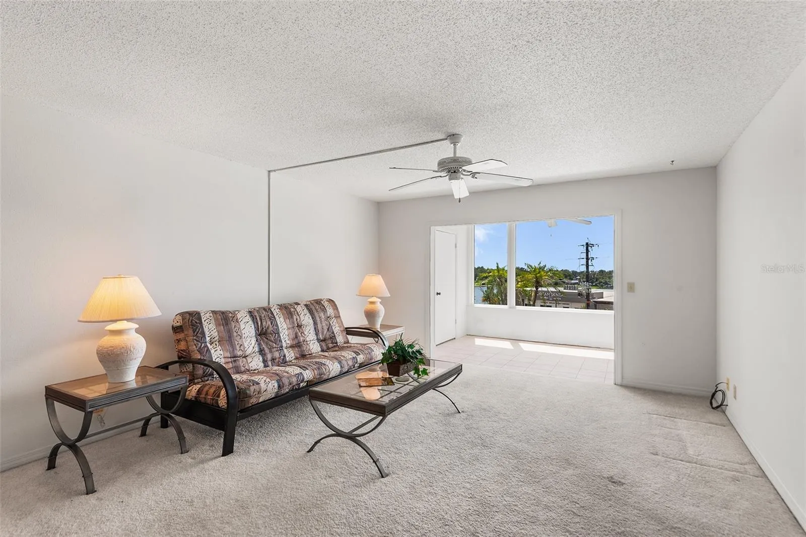 LIVING ROOM & BONUS ROOM